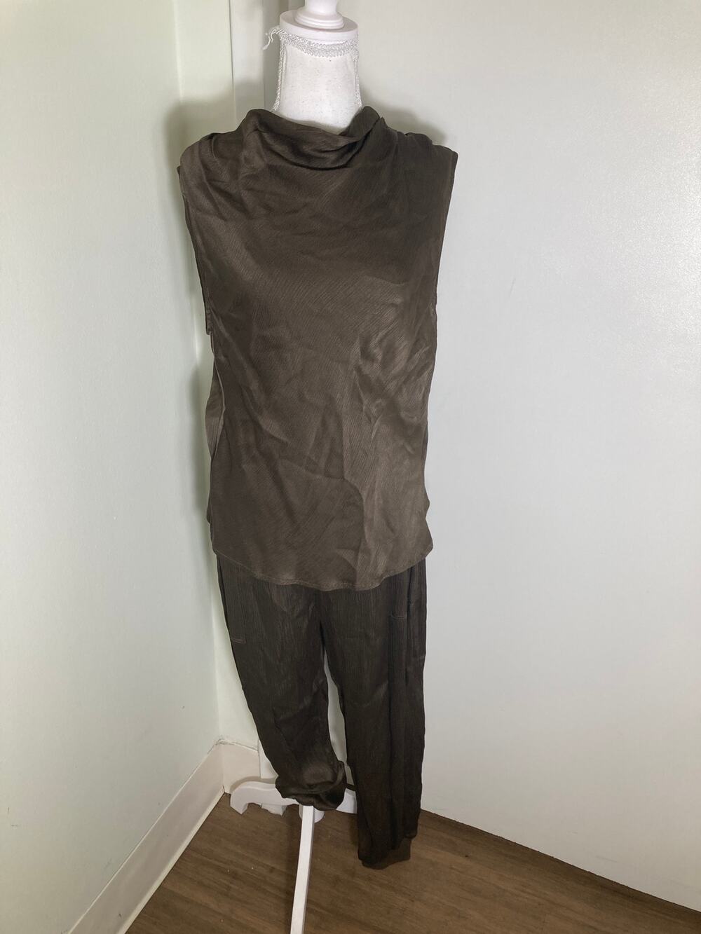 NWT Bobbi Black Olive Sleeveless Turtleneck Blouse Sz S and Matching Joggers